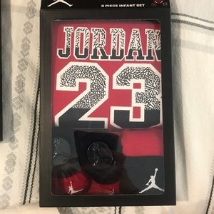 Nike Jordan 3 piece infant set